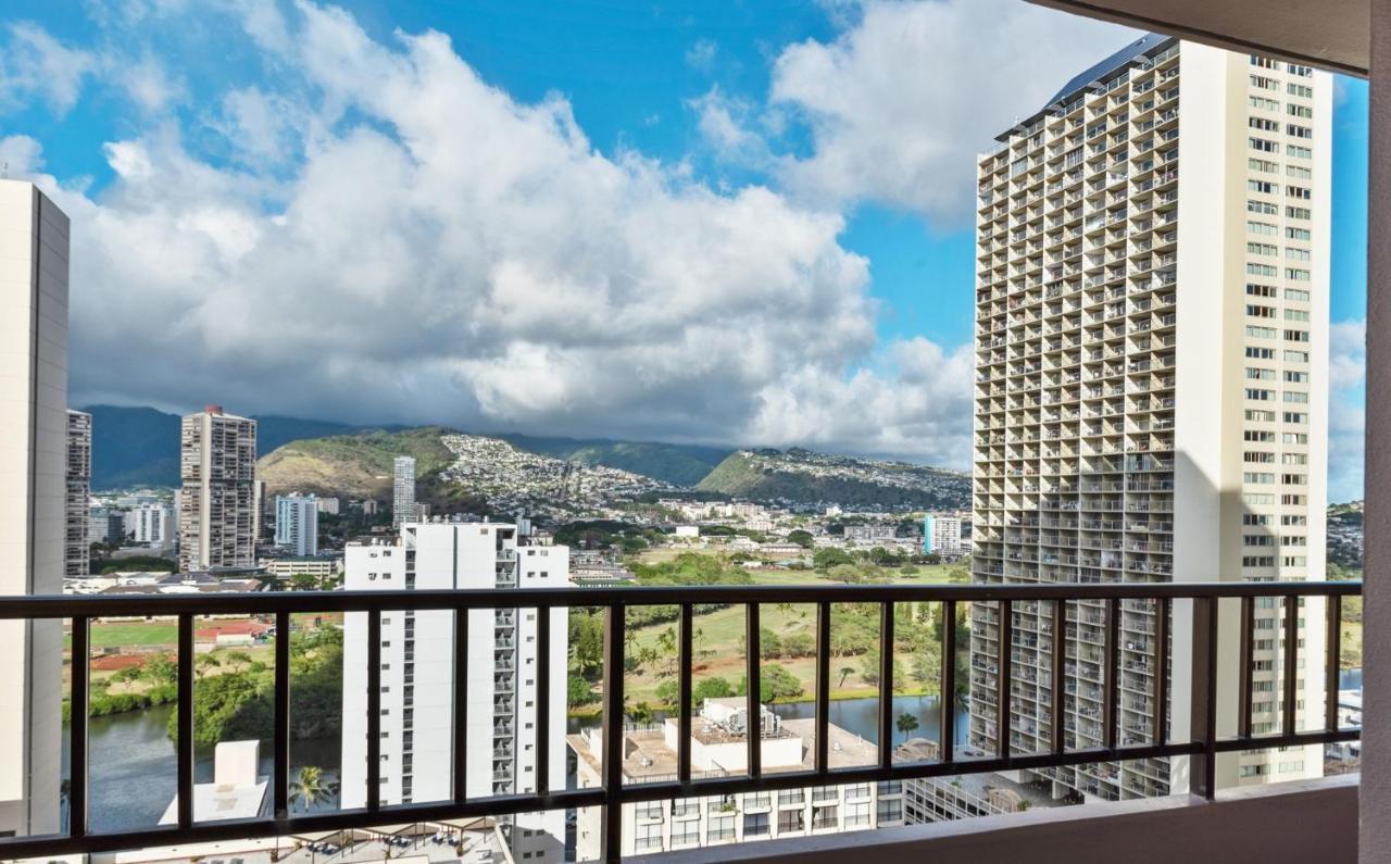 Private One Bedroom Condo, With Corporate Rental Car Savings Code Included, Free Onsite Parking Honolulu Dış mekan fotoğraf