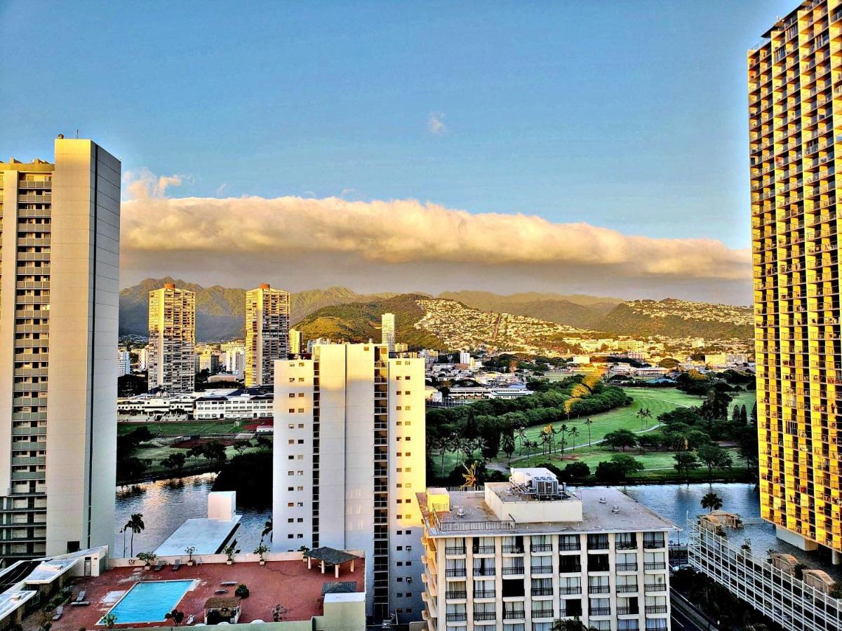 Private One Bedroom Condo, With Corporate Rental Car Savings Code Included, Free Onsite Parking Honolulu Dış mekan fotoğraf
